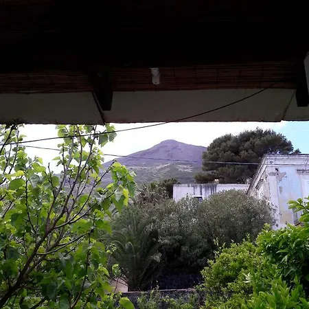Case Rosangela Semesterbostad Stromboli
